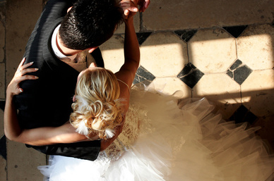 人生の最高のスタートを今流行りのウェディングダンスを社交ダンス教室スタジオダンスツゥーハートがお手伝いします